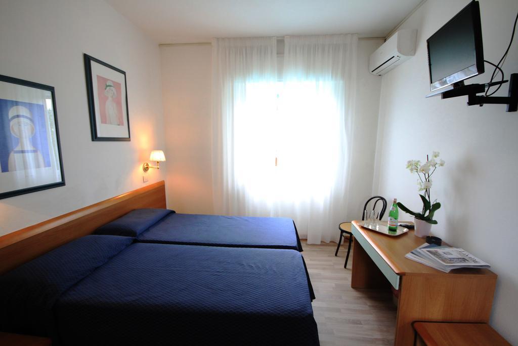 Albergo Villa Gradita Форте дей Марми Екстериор снимка